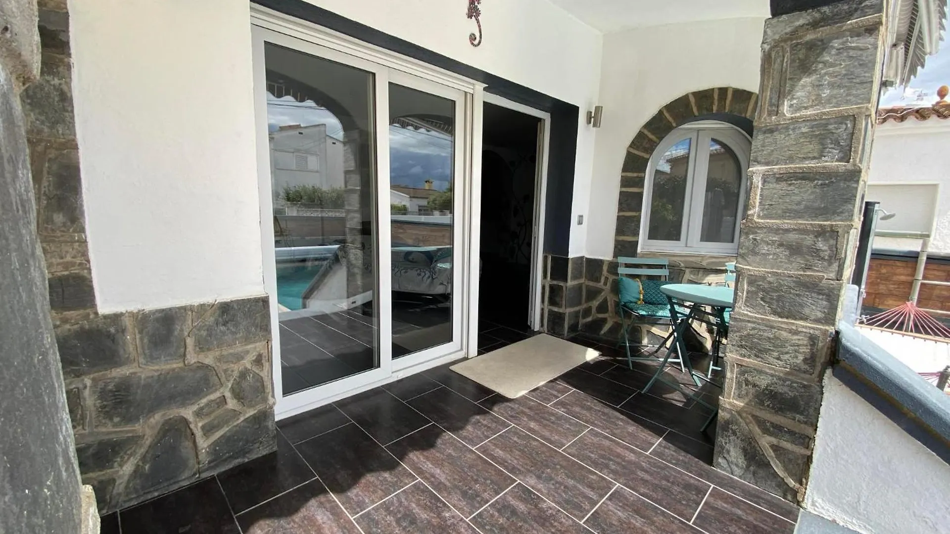 Belle Villa Avec Piscine Empuriabrava İspanya